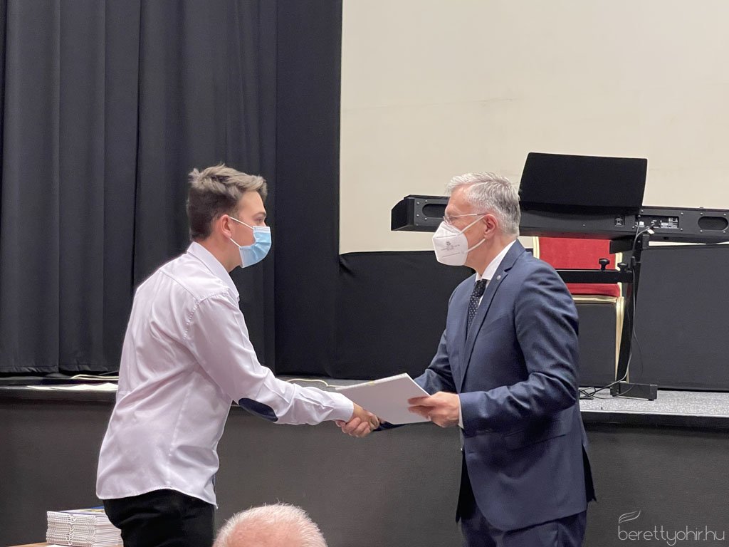 Naptárfotó pályázat - eredményhirdetés és kiállítás 18